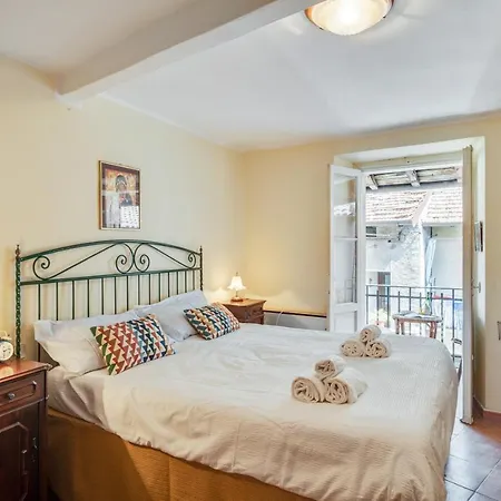 Central Apt- Como Lake! 아파트