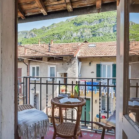 Central Apt- Como Lake! 아파트 *